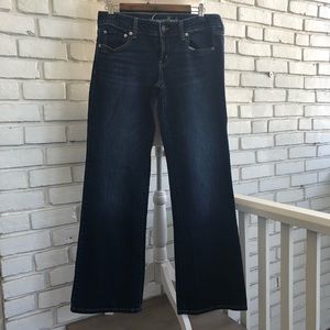 🌺American Eagle Boyfriend Jeans EUC Size 10🌺